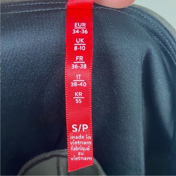 Spanx Faux Leather Leggings Dark Grey Size Small Minimalist Capsule Wardrobe S - Picture 7 of 12